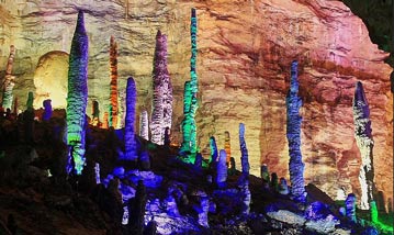 長(zhǎng)沙出發(fā)到黃龍洞、天門山二日游